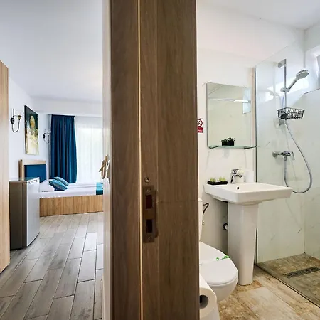 Marina Boutique 3* קוסטינסטי